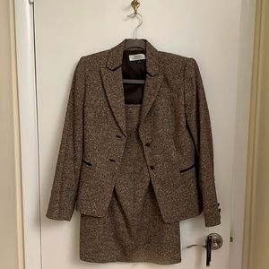 Tahari jacket and skirt suit. Size 4